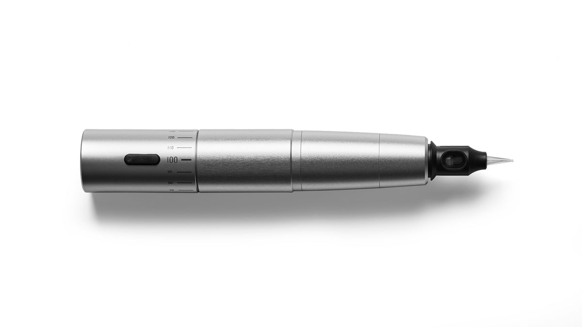 SC Universal FLEX 2.5 – penna PMU wireless Swiss Color compatibile con cartucce universali, corpo in alluminio medicale e stroke da 2.5 mm.